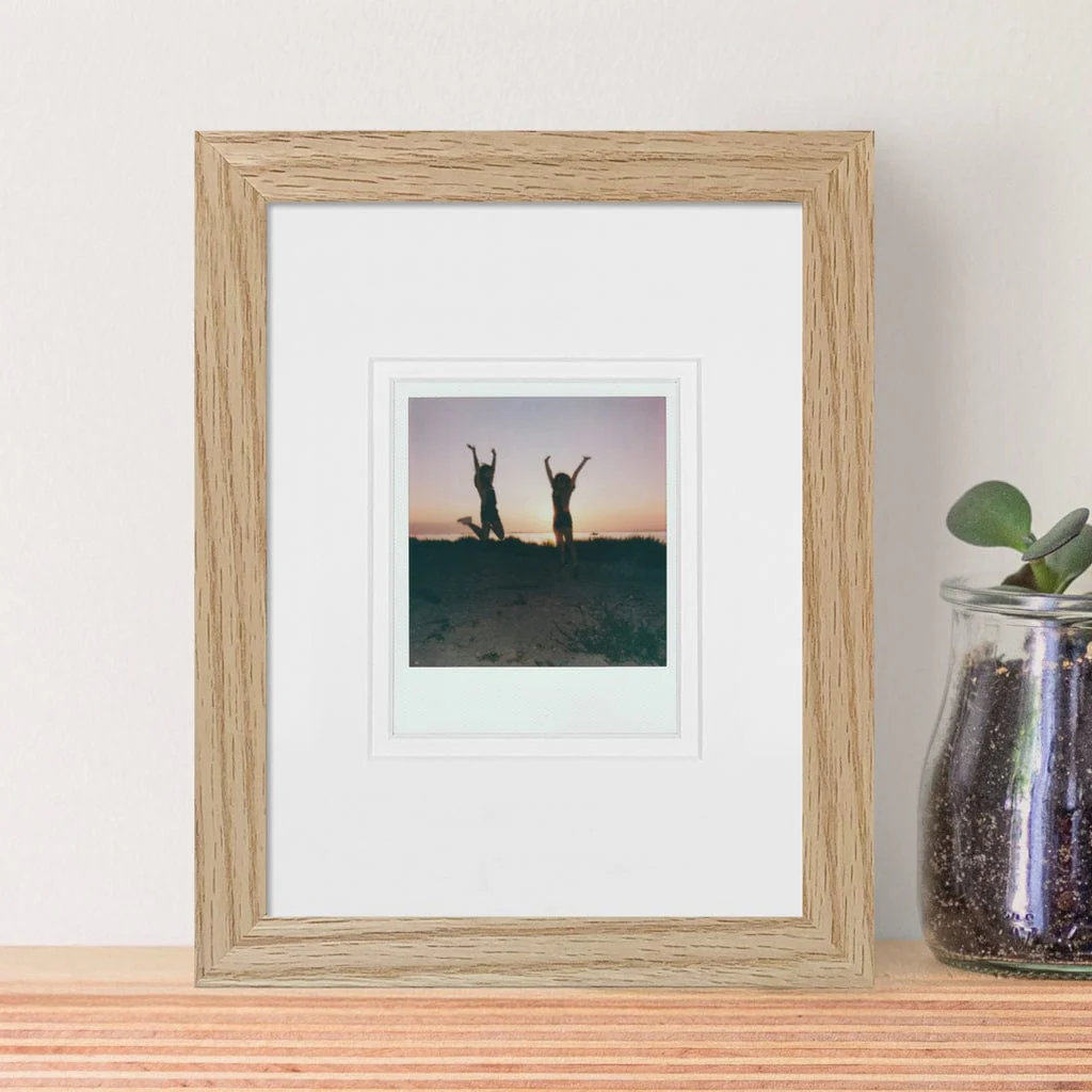 Elegant Deluxe Natural Oak Polaroid Photo Frame – 6x8in Single Display - Image 6